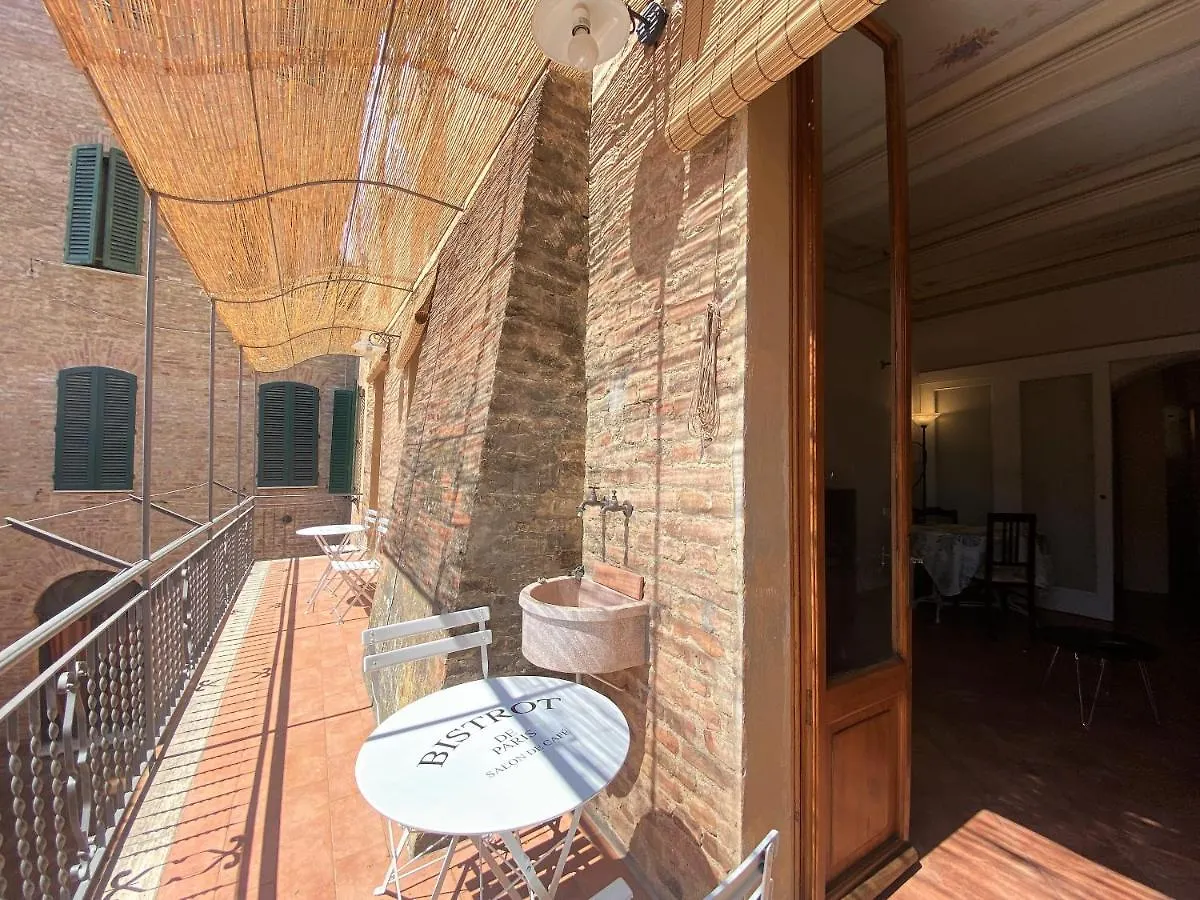 La Fonte-With Balcony Close By Piazza Del Campo Siena 0*,  Italien